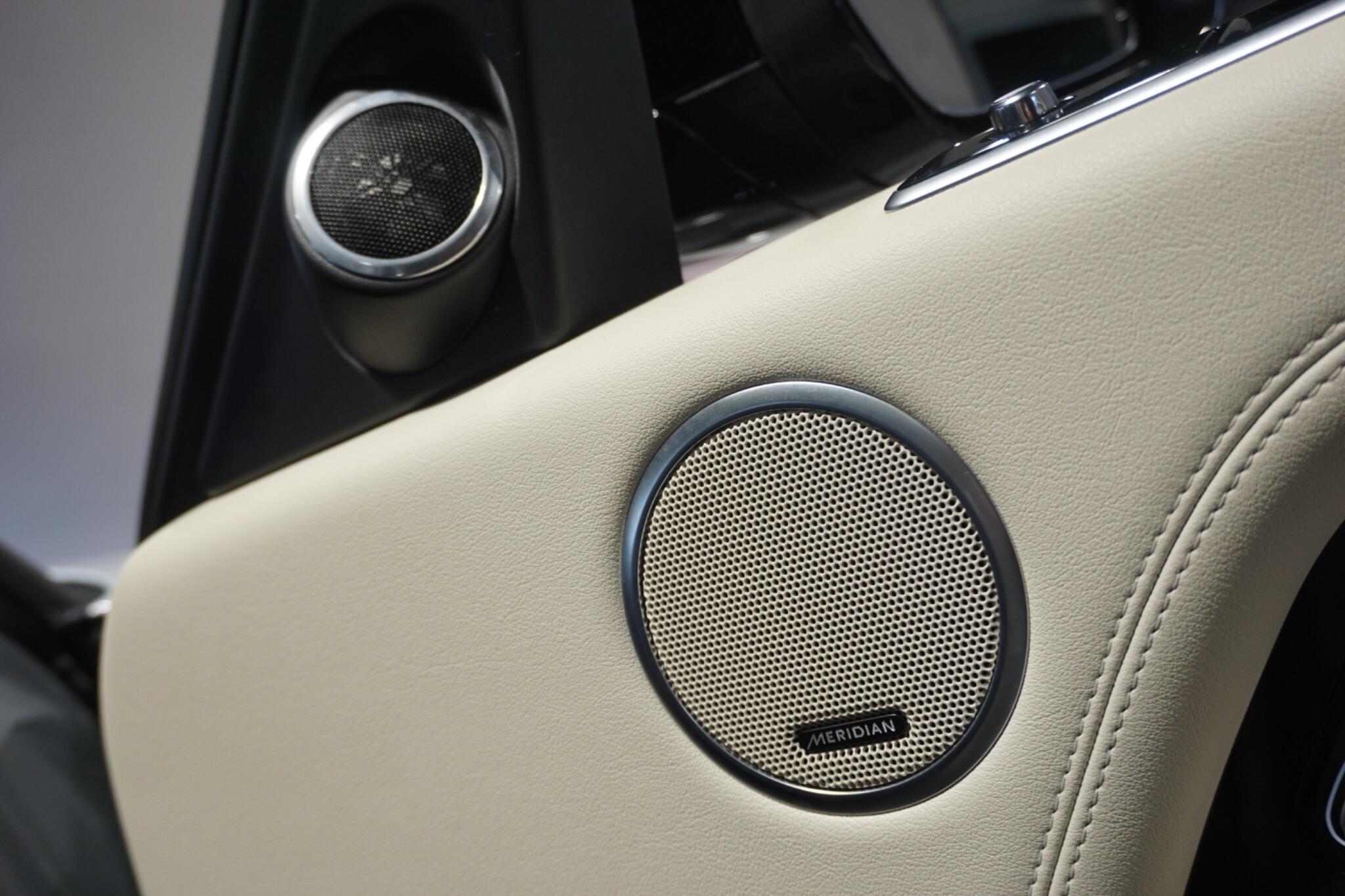 Land Rover Range Rover 2.0 P400e 13.1kWh Vogue SUV 5dr Petrol Plug-in Hybrid Auto 4WD Euro 6 (s/s) (404 ps)